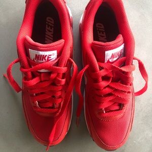 Nike iD Air Max. Women’s 7.5